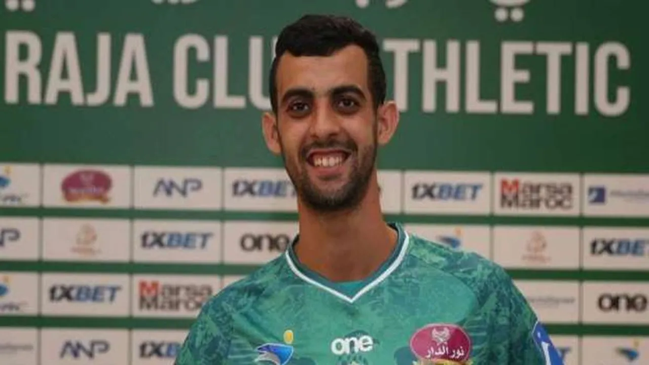 فجرًا في الأهلي.. تهديد تجميد صفقة بلعمري وحسم صفقة رمضاوي